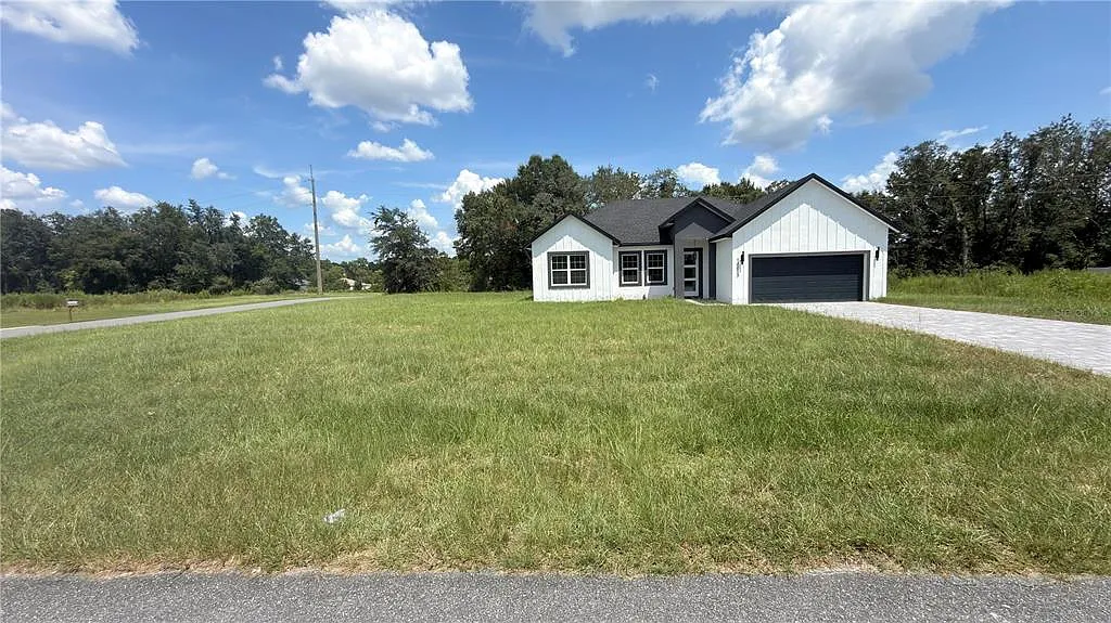 4 bed, 3.0 bath, 1896 sqft, $2,200 — Photo 2