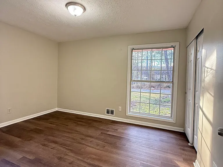 7016 Adel Ln — Photo 20