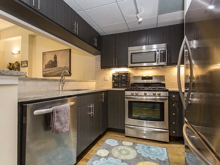 187 Wayne St #102C — Photo 6