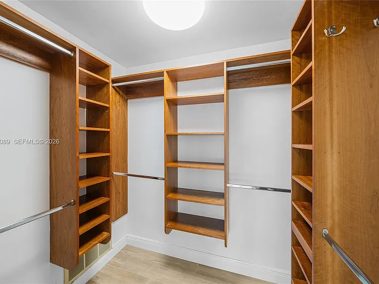400 S Pointe Dr #409 — Photo 28