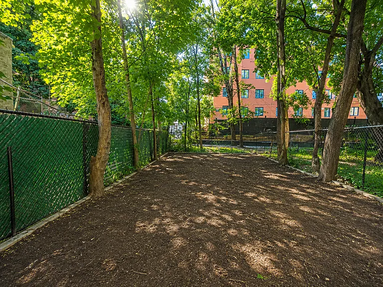 815 Willoughby Ave #1B — Photo 11