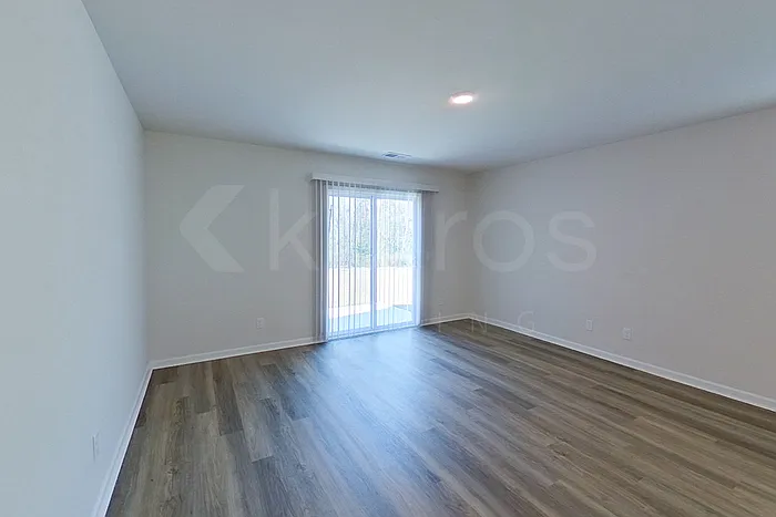 118 Overstreet Way — Photo 4