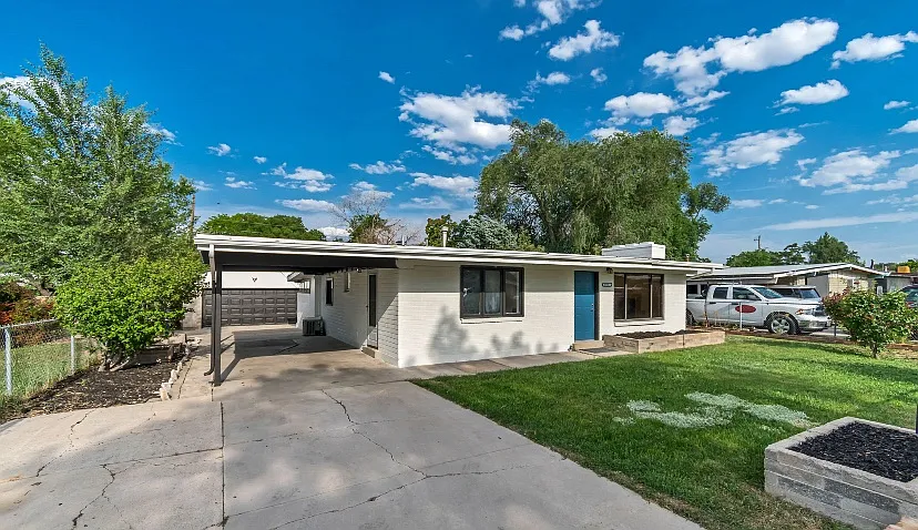3185 S 4300 W — Photo 2