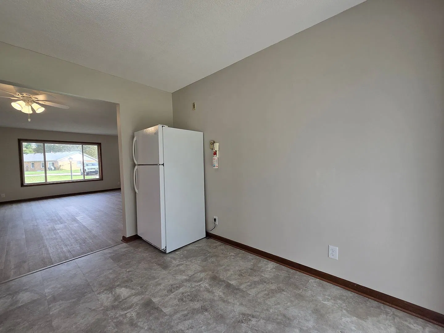 2 bed, 1.0 bath, 980 sqft, $1,350 — Photo 4