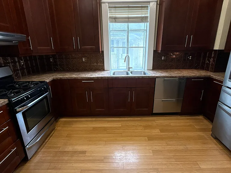 3670 Walsh St — Photo 2