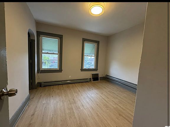 4th image of 37 Bishop St #2