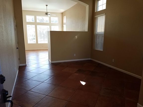 4th image of 680 Plum Creek Ct