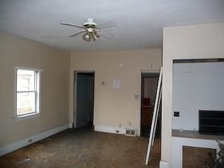 4th image of 4076 E 81st St