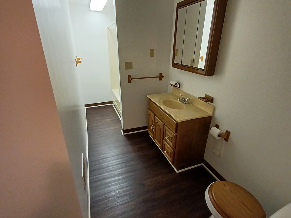 Bathroom 219 Locust #5