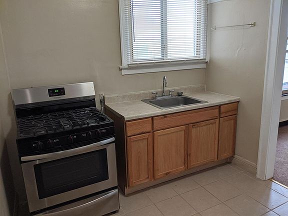 5th image of 8314 S East End Ave