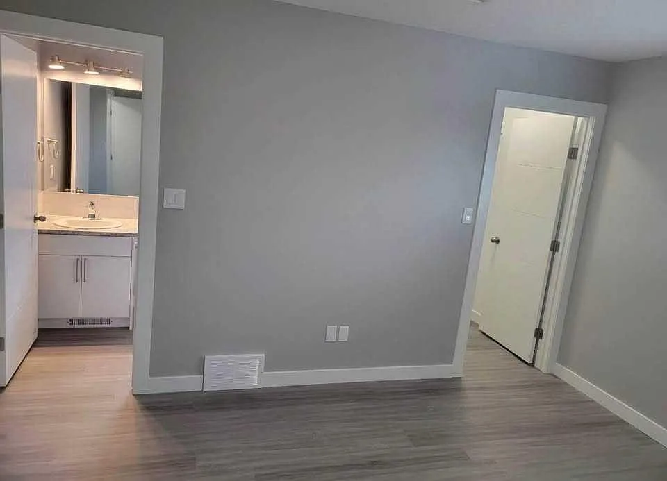 3 bed, 2.5 bath, $2,100 — Photo 4
