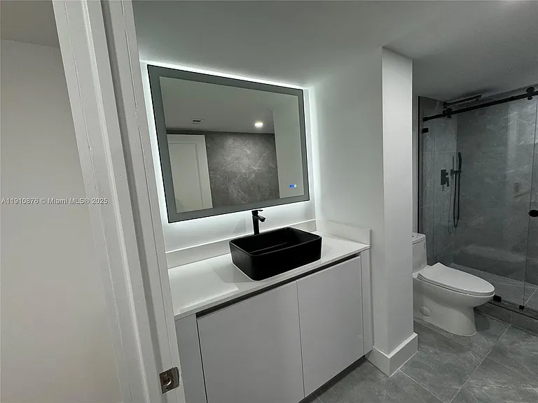 18031 Biscayne Blvd #1402 — Photo 21