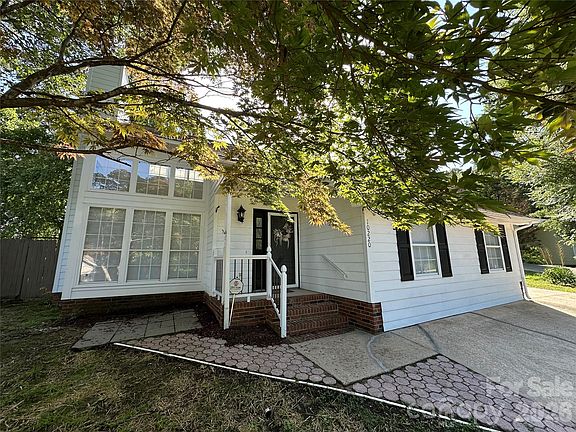 2nd image of 10220 Rockwood Rd