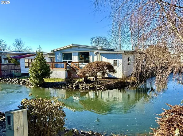 1800 Lakewood Ct Spc 133, Eugene, OR 97402