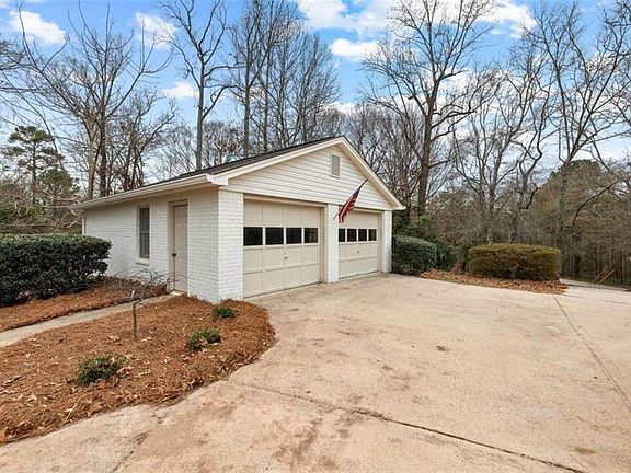 3rd image of 2237 Sewell Mill Rd