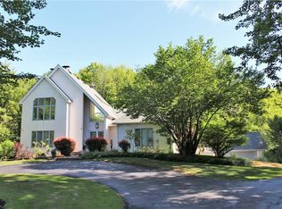 13597 County Line Rd, Chagrin Falls, OH 44022