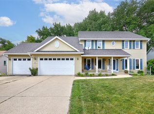 12867 Lincoln Ave, Clive, IA 50325