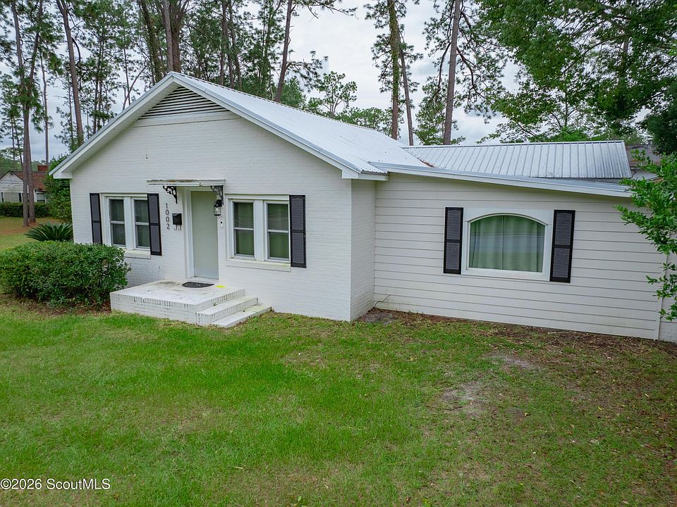 1st image of 1002 Coral Rd
