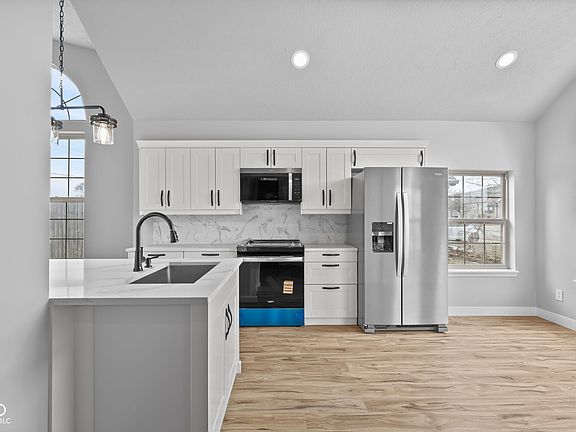5th image of 1233 Avalon Cir