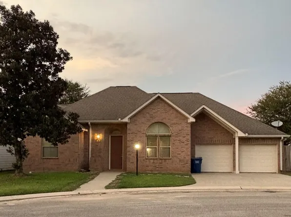 104 Sunset Ct, Livingston, TX 77351