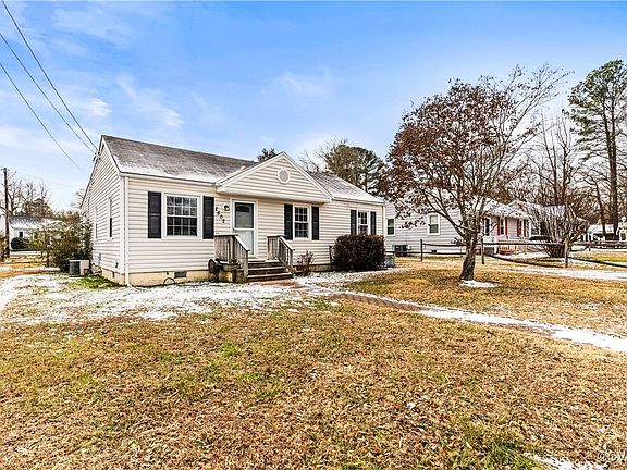 3rd image of 2602 Petersburg St