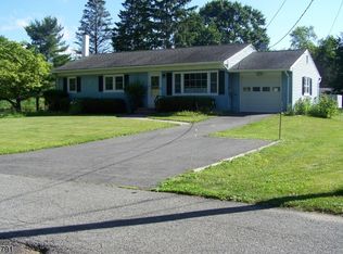 3 Meadow Ln, Andover, NJ 07821