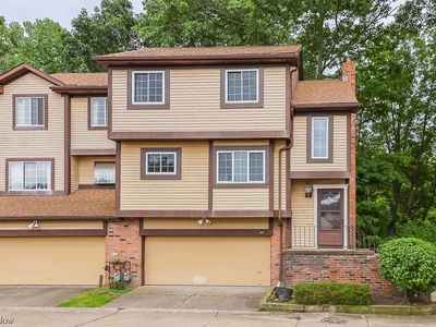 123 Greenbriar Ct #123, Euclid, OH, 44143