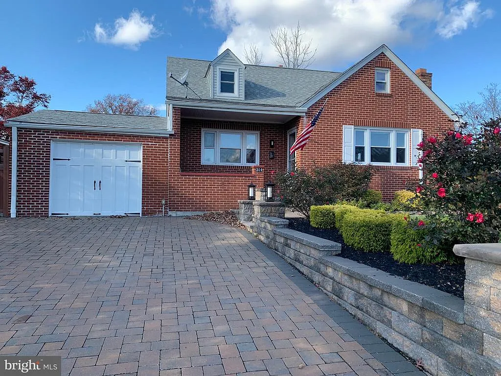 314 Barclay Ave photo 1