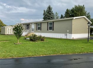 28 Picture Book Park, West Bloomfield, NY 14585