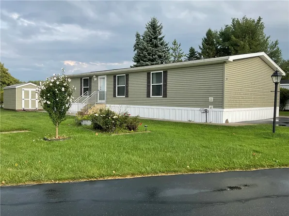 28 Picture Book Park, West Bloomfield, NY 14585