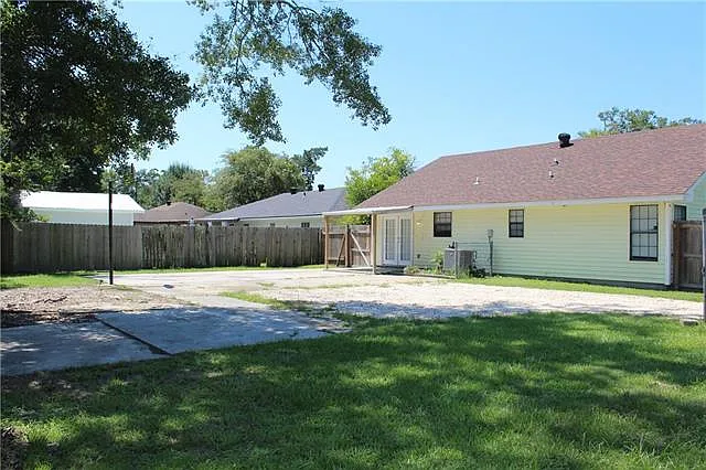442 Cedar Ln — Photo 16