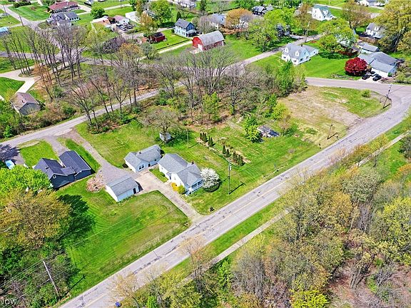 3rd image of 406 McDonald Ave