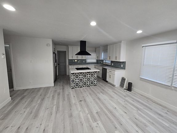 4th image of 4009 50th St