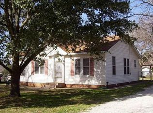 1302 N Milam St, Fredericksburg, TX 78624