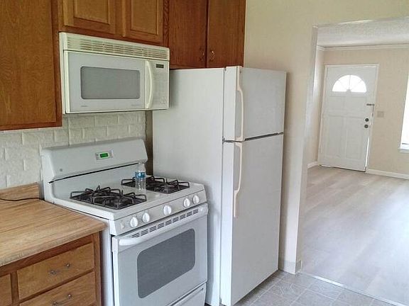 3rd image of 236 Sacramento St APT 7