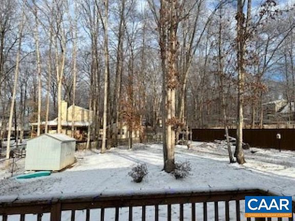 5th image of 504 Jefferson Woods Dr