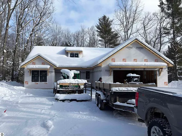 3423 Holiday Ridge Rd, Traverse City, MI 49696