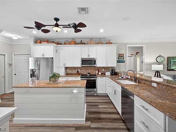 2nd image of 11138 Lakeland Cir