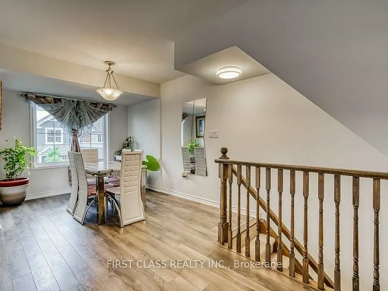 629 Laking Ter — Photo 8
