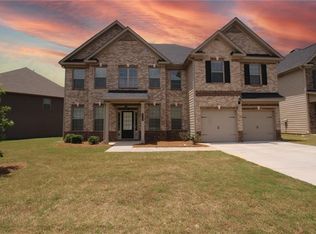 3517 Hideaway Ln, Loganville, GA 30052