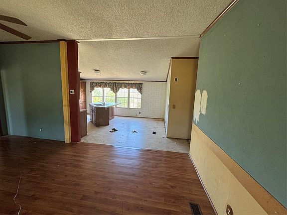 2nd image of 1120 Willis Way