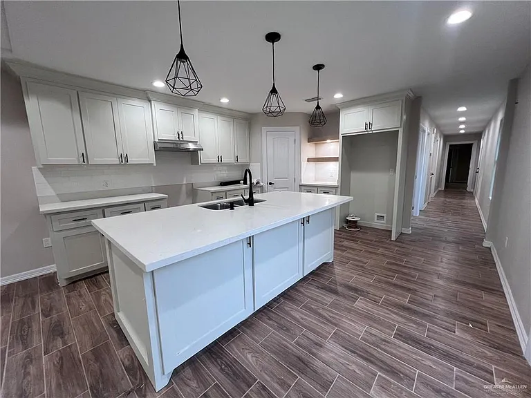 1726 La Paloma Ave — Photo 10