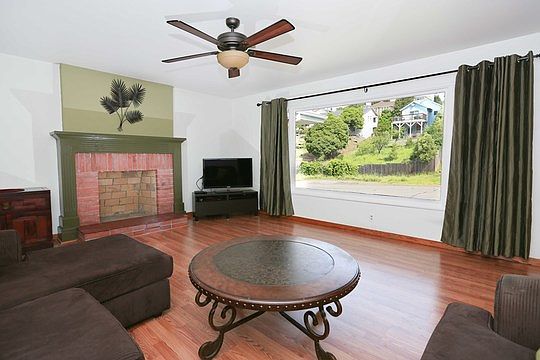 5th image of 437 Pomona St