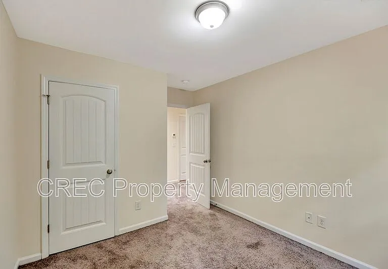 140 Buchanan Cir — Photo 27
