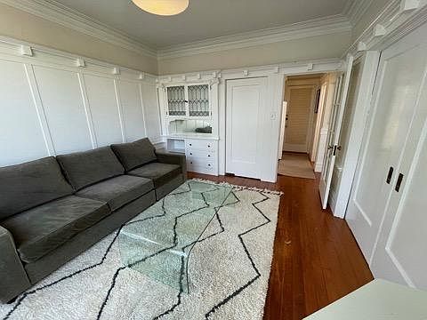 2nd image of 1075 Pacific Ave