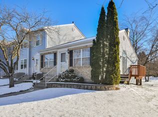 1663 Delaware Ct, Geneva, IL 60134