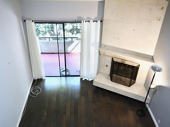 5th image of 2663 Centinela Ave Unit 301