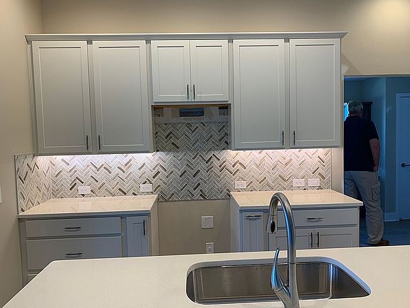 4th image of 2723 Avidon Ln