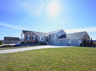 37285 Erin Ct, Grafton, OH 44044