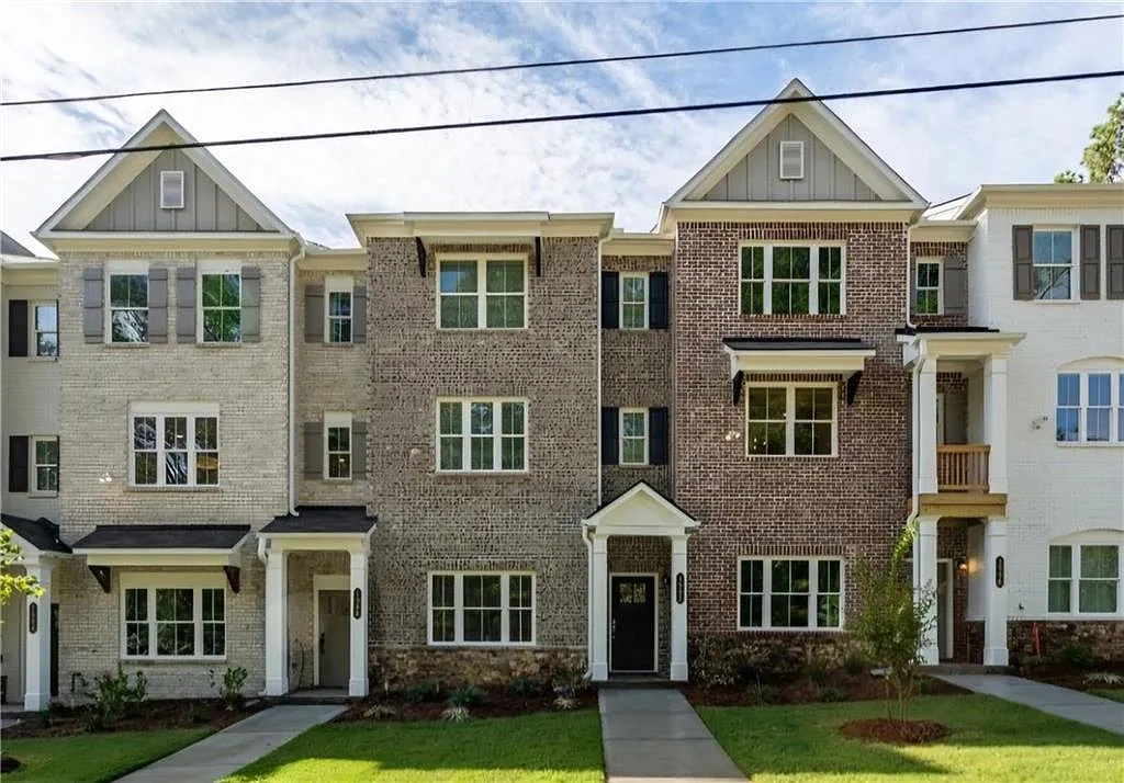 3 bed, 3.5 bath, 2036 sqft, $2,950 — Photo 1